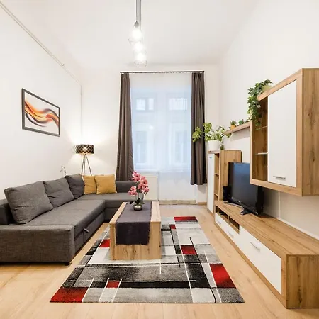 Izabella Budapest